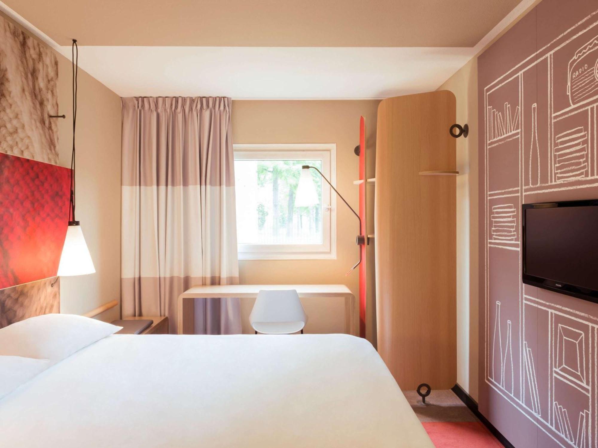 ไอบิส บอร์โดซ์ ซองทร์ บาสติด Hotel ภายนอก รูปภาพ
