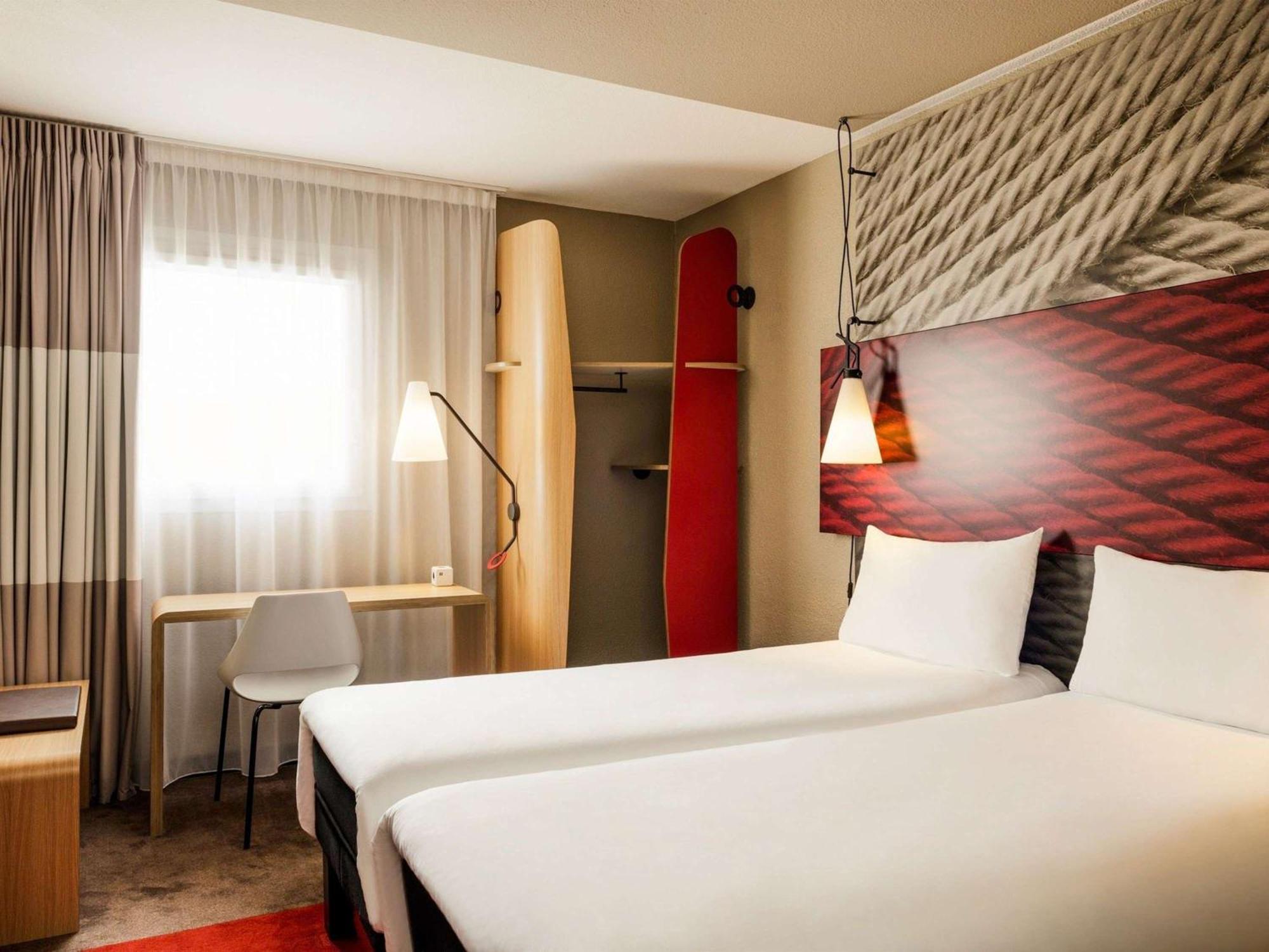 ไอบิส บอร์โดซ์ ซองทร์ บาสติด Hotel ภายนอก รูปภาพ